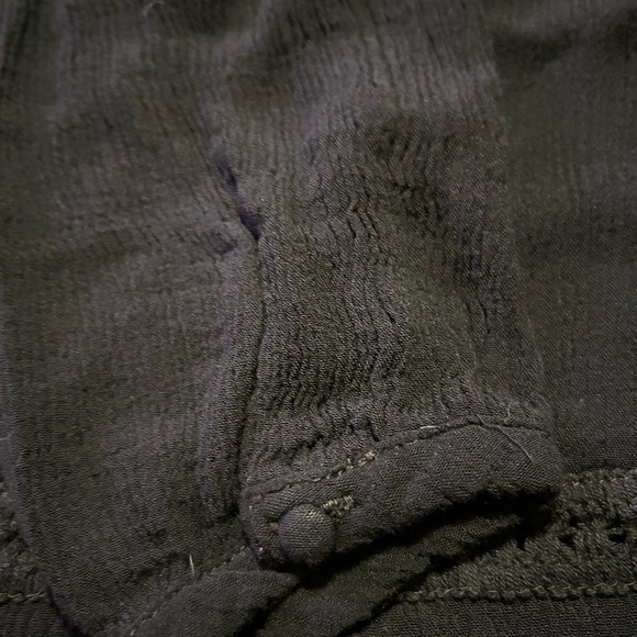 Elegant Black Lace Cold Shoulder Top - Picture 5 of 5